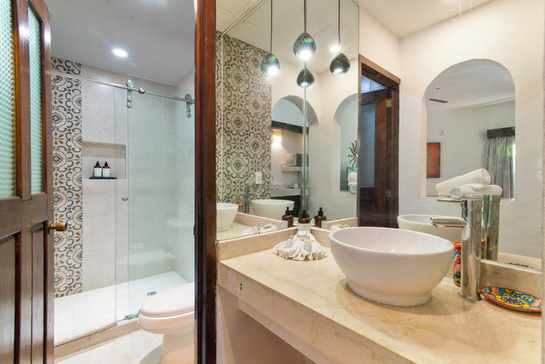 Bathroom 4, Riviera del Sol, Cozumel