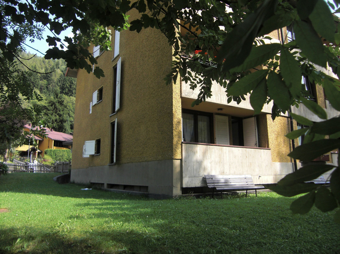 Room 3, 077 Moderno Monolocale Giustino, Trento