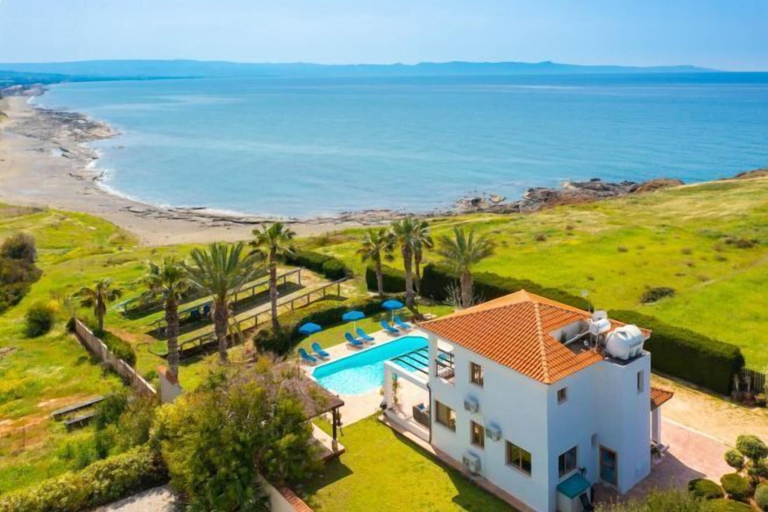 Others 4, Villa Pelagos