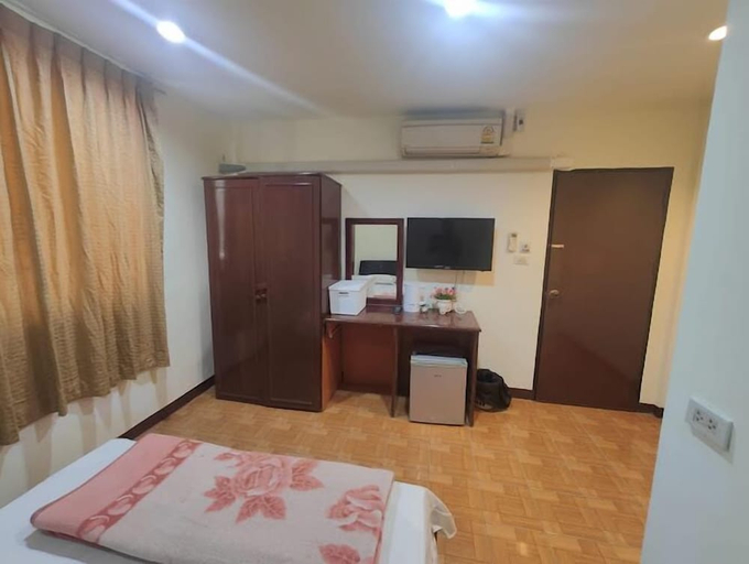 Bedroom 2, Om Inn, Wattana