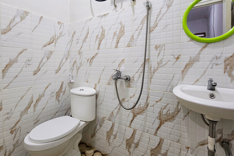 Bathroom 3, Cabin Kopi luwak RedPartner, Bandung