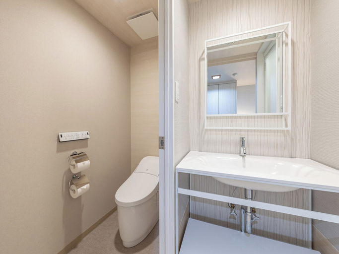 Bathroom, Wan Wan Paradise Premier Izukogen, Itō