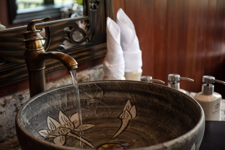 Bathroom 2, La Regina Grand Cruise, Hạ Long