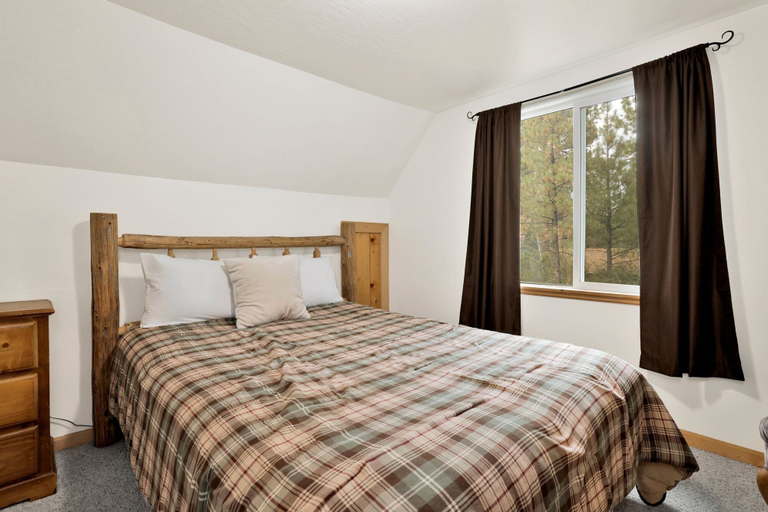 Bedroom 3, Living Log Cabin#1494, San Bernardino