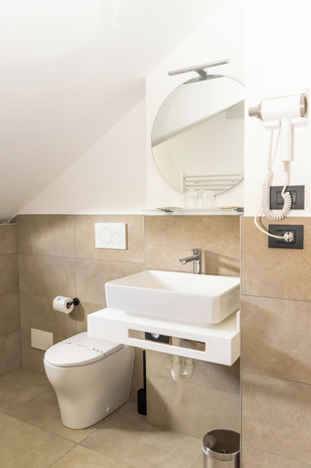 Bathroom 4, Best Quality Hotel La Darsena, Torino