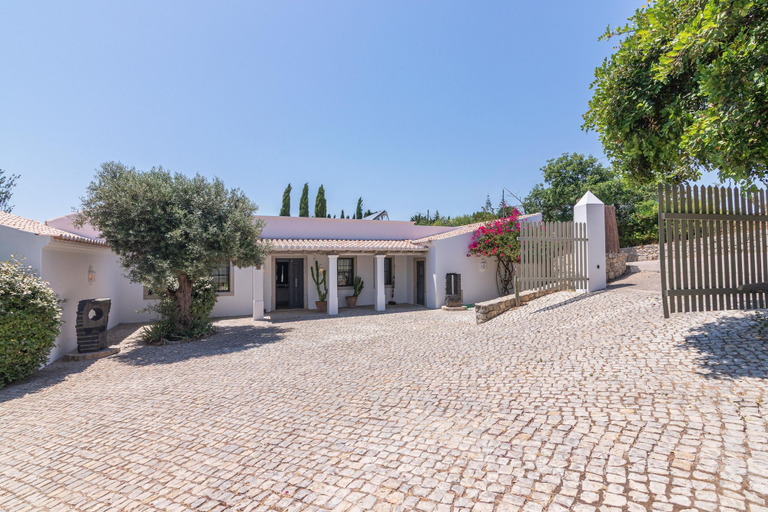 Room 1, Casa Velha, Loulé