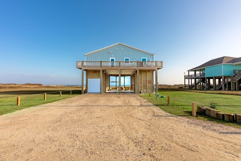 Exterior 4, Perfectly Happy 4 Bedroom Home, Galveston