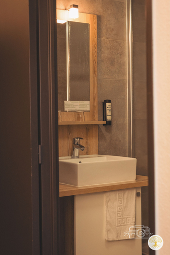 Bathroom 4, Hôtel Chantereyne, Manche