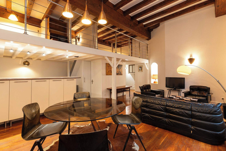 Interior, Dify Juiverie, Rhône