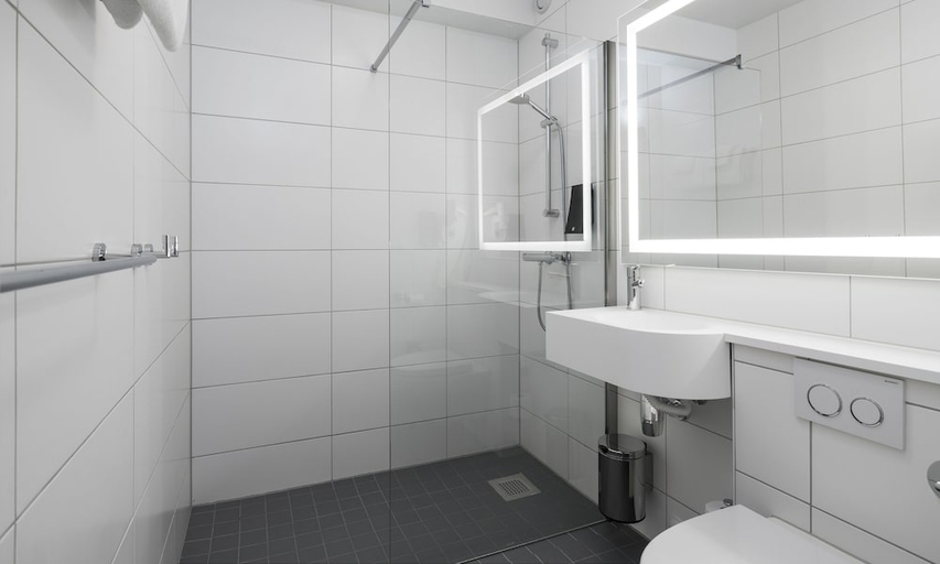 Bathroom 5, Thon Hotel Gardermoen, Ullensaker