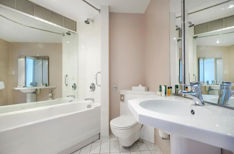 Bathroom, ORIDA Maidstone Hotel, Kent