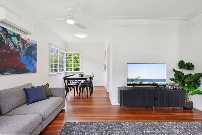 Living room 4, Spacious 3-bed Home in Morningside With Backyard, Morningside