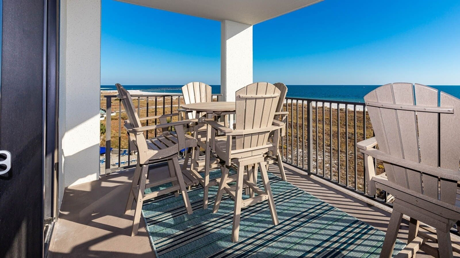 Outdoor dining 4, Phoenix Vi 6506 2 Bedroom Condo, Baldwin