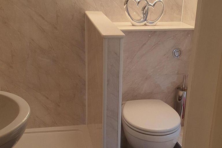 Bathroom, Seaview Apartment Sleeps 2 - Private Patio, Gwynedd