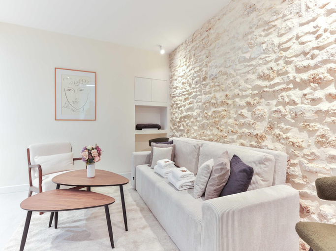 2, Peaceful apartment in Eiffel Tower, Paris