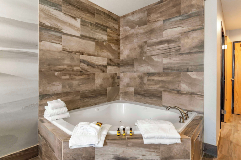Bathroom 4, Best Western Plus Vineyard Inn, Alameda