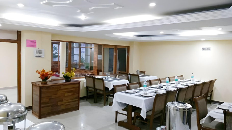 Food & Drinks, Hotel Rajhans, Kullu