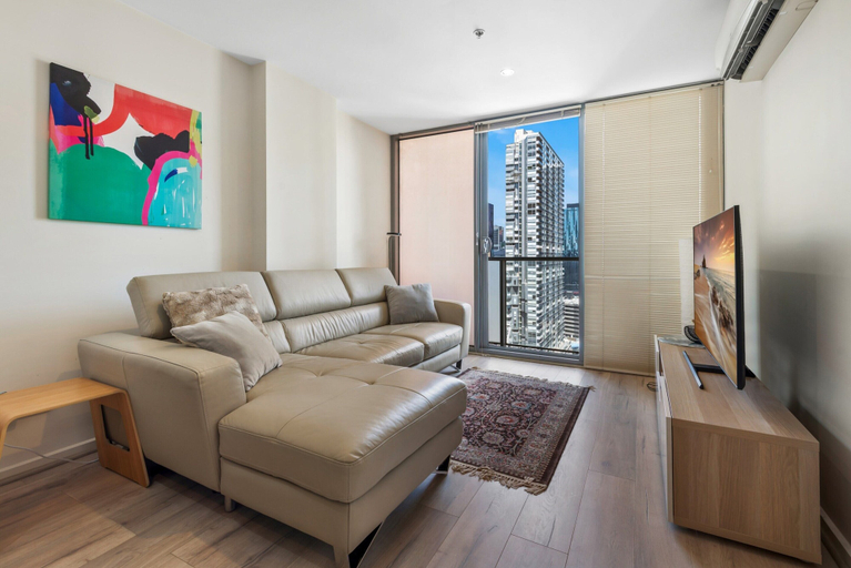 Living room 5, Modern City Convenience With Great Amenities, Melbourne