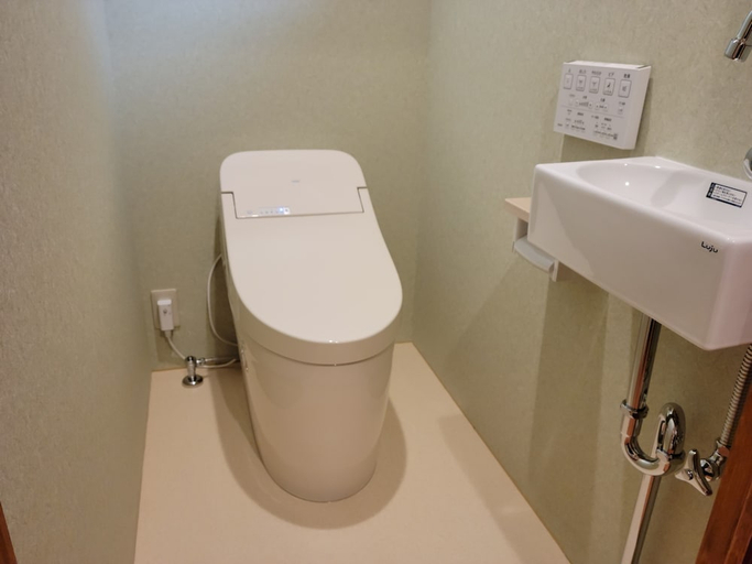 Bathroom 3, Tsukimotoya Ryokan, Toyooka