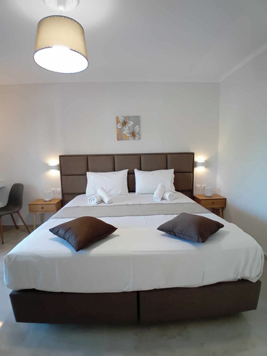 Bedroom 3, Roussa's Studios and Apartments, Ionian Islands
