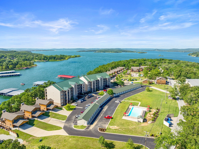 Exterior & Views 2, On The Rocks 3 Bedroom Condo by RedAwning, Stone