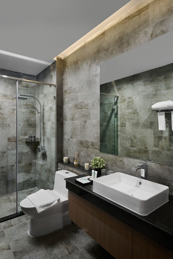 Bathroom 5, BIJOU Serviced Residence, Phnom Penh
