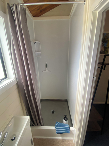 Bathroom 3, Bay of Islands Lodge, Far North