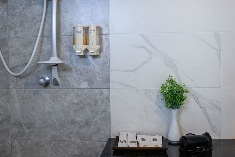 Bathroom 4, Iris palace, Pattaya