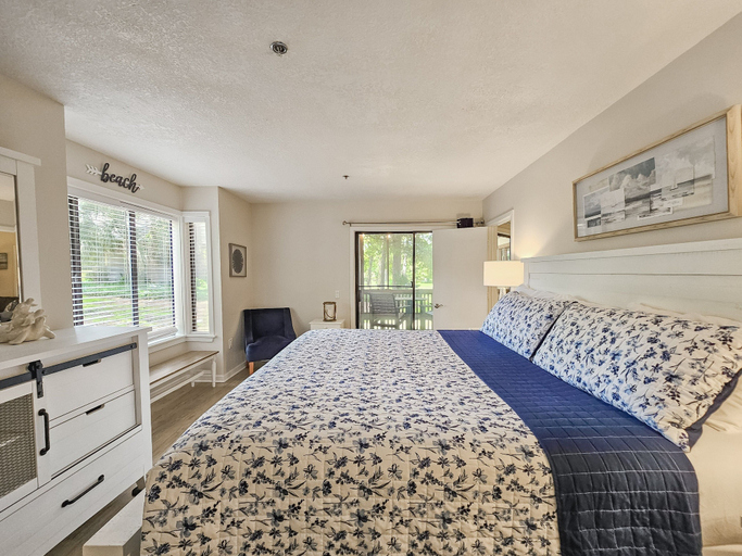 Room 2, Serene 2 Bed, 2 Bath Lodge, With Amenities, 101ac 2 Bedroom Lodge, Horry