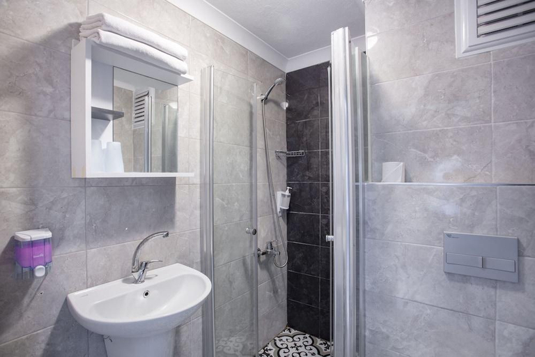 Bathroom, Kleopatra Aslan City Hotel, Alanya
