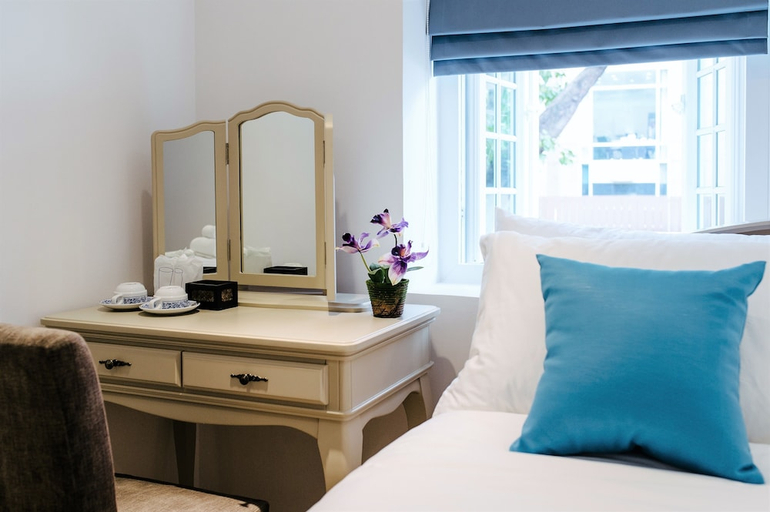 Bedroom 2, Baan Vajra, Bang Rak