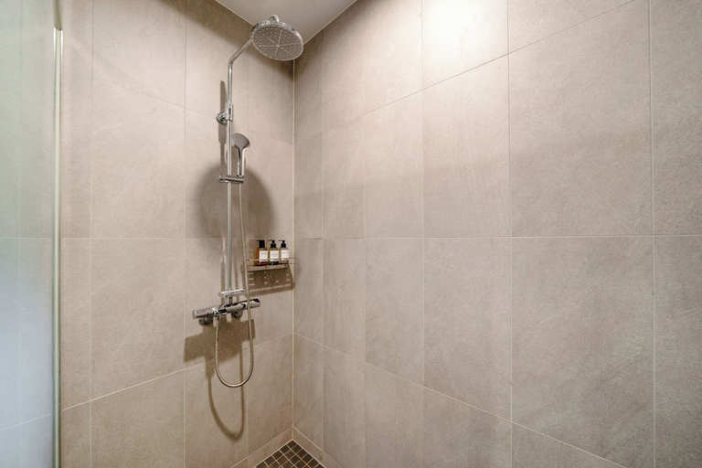 Bathroom 3, Cheonho Aria Hotel, Gangdong