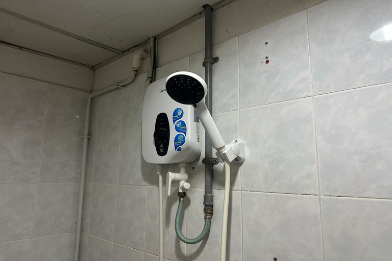 Bathroom 4, Hotel No.1 Lodge, Seremban