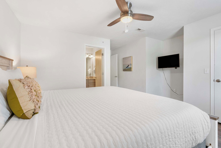 Bedroom 3, Hillside Cottage in The Vineyards Resort!, Taney