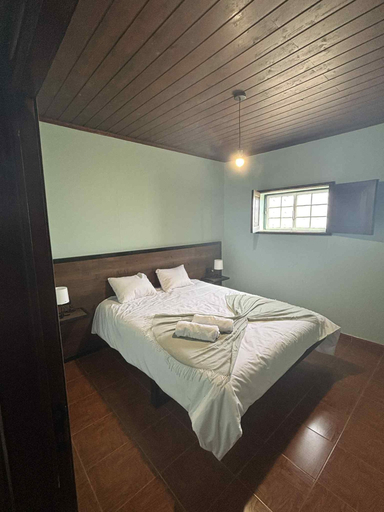 Room 2, Casa da Esperança, Angra do Heroísmo