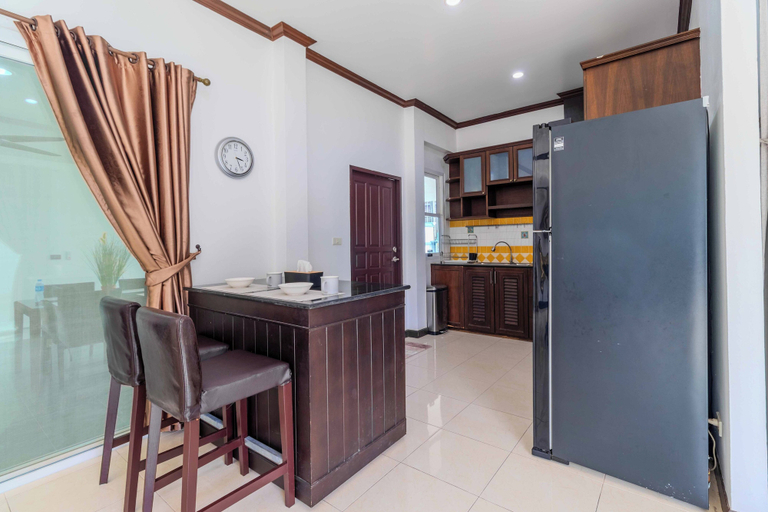 Private kitchen 4, 2BR with Pool Near Beaches V267, Phuket Island