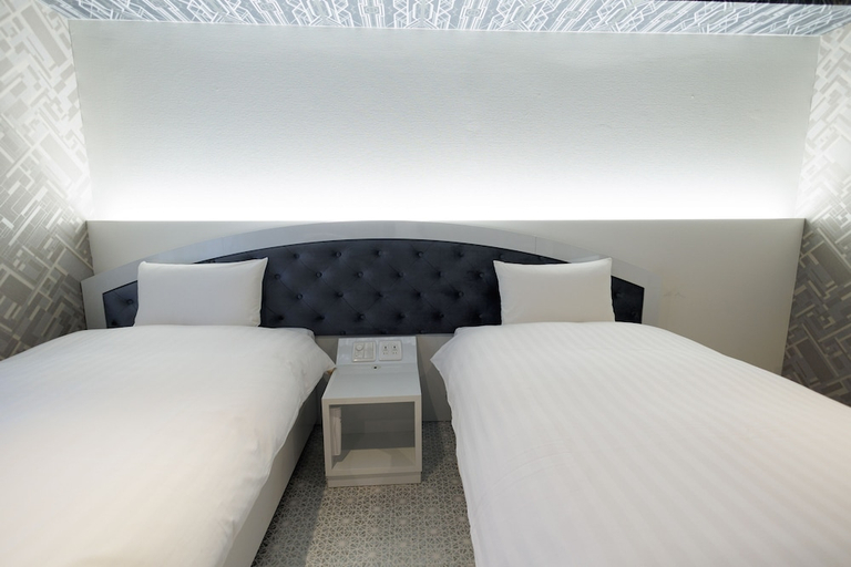 Others 3, Hotaku Hotel, Chiyoda