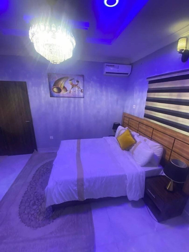 Room 3, The Moonshine Residence, NnewiNort