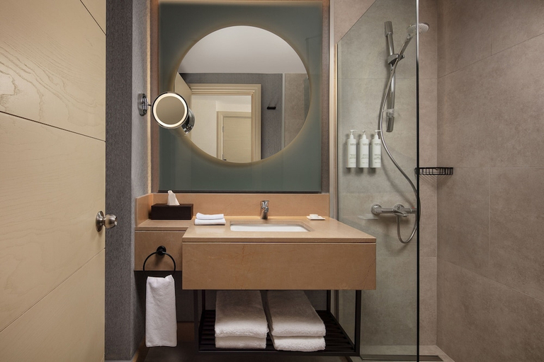 Bathroom 5, Delta Hotels by Marriott Istanbul West, Küçükçekmece