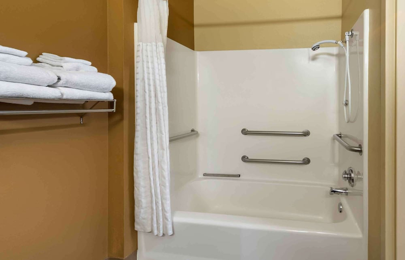 Bathroom, Extended Stay America Suites Oklahoma City NW Expressway, Oklahoma