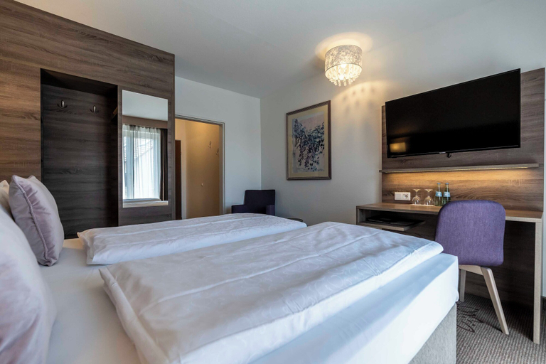 Bedroom 2, Hotel in den Herrnwiesen, Main-Spessart