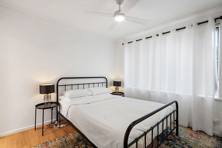 Room, Comfortable 1-bed Retreat Near Canberra City, Canberra