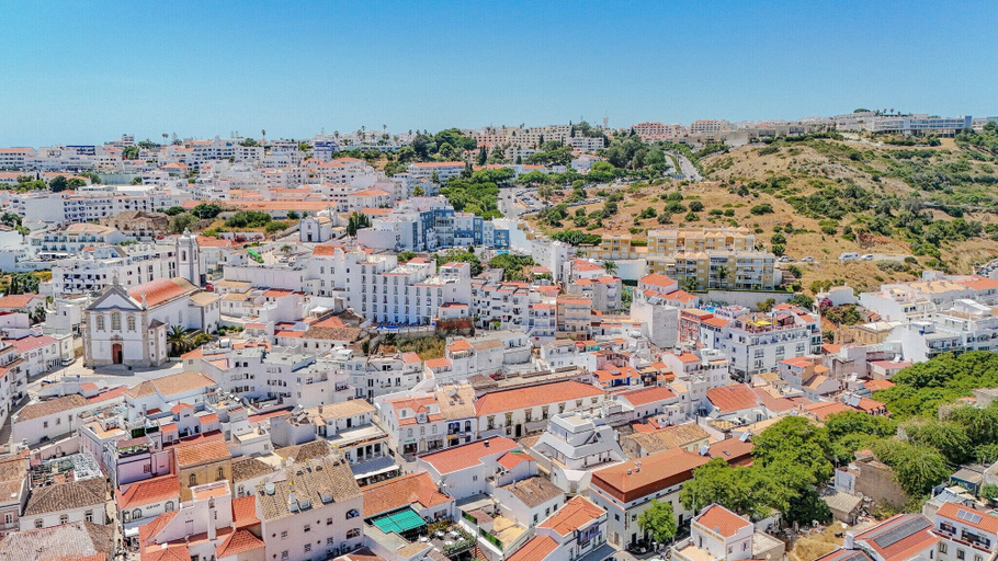 Room 5, Old Town One Bedroom 150m Praia by Algarve Lodging, Albufeira