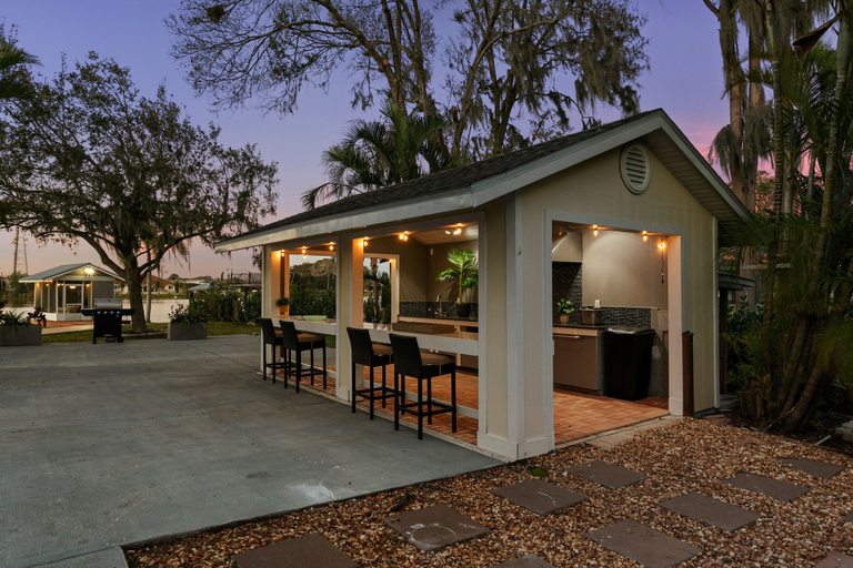 Exterior & Views 2, Waterfront Pool Pickleball Basket Sleeps 18, Hillsborough