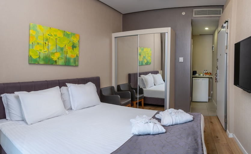 Bedroom 2, Elm Suite Hotel, Şişli