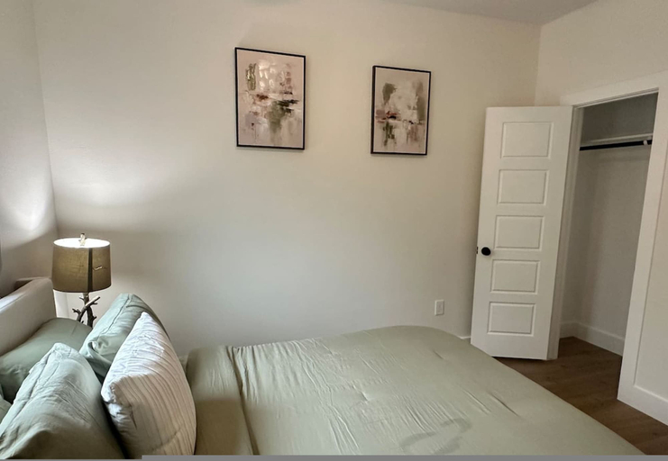 Room 3, Quiet 3BR Home Fast Access to IAH Downtown, Houston