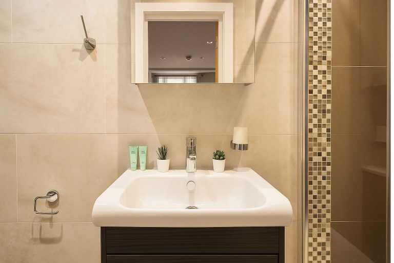 Bathroom 5, Modern Studio Flat in Hammersmith, London