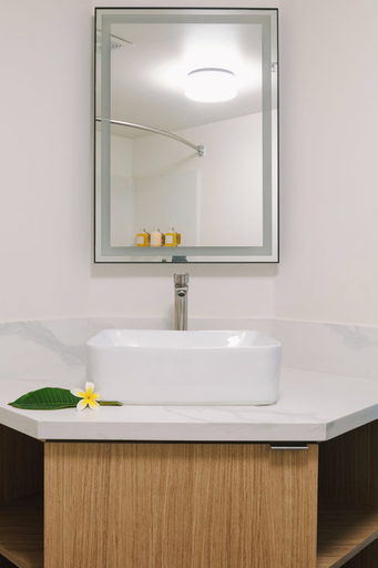 Bathroom 4, Hotel Solarena Newport Beach, a Dazzler Select by Wyndham, Orange