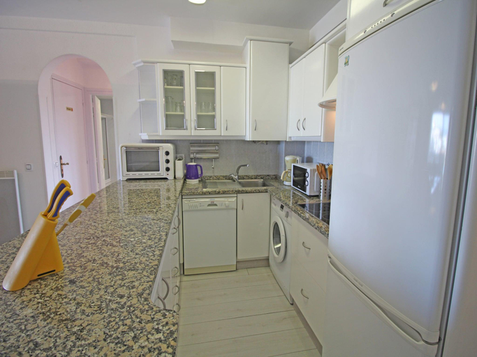 3, Apartment in Empuriabrava with Lake Views, Girona
