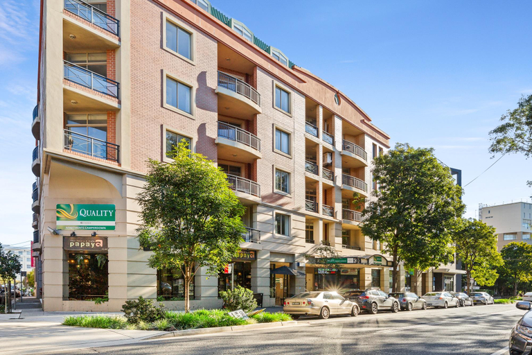 Exterior view 5, Stylish 2-Bed Apartment with Pool in Camperdown, Sydney